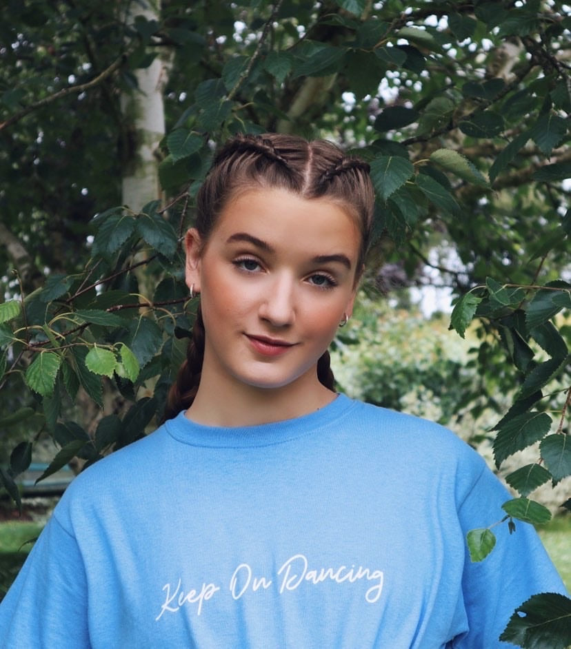 Keep On Dancing Slogan T-shirt